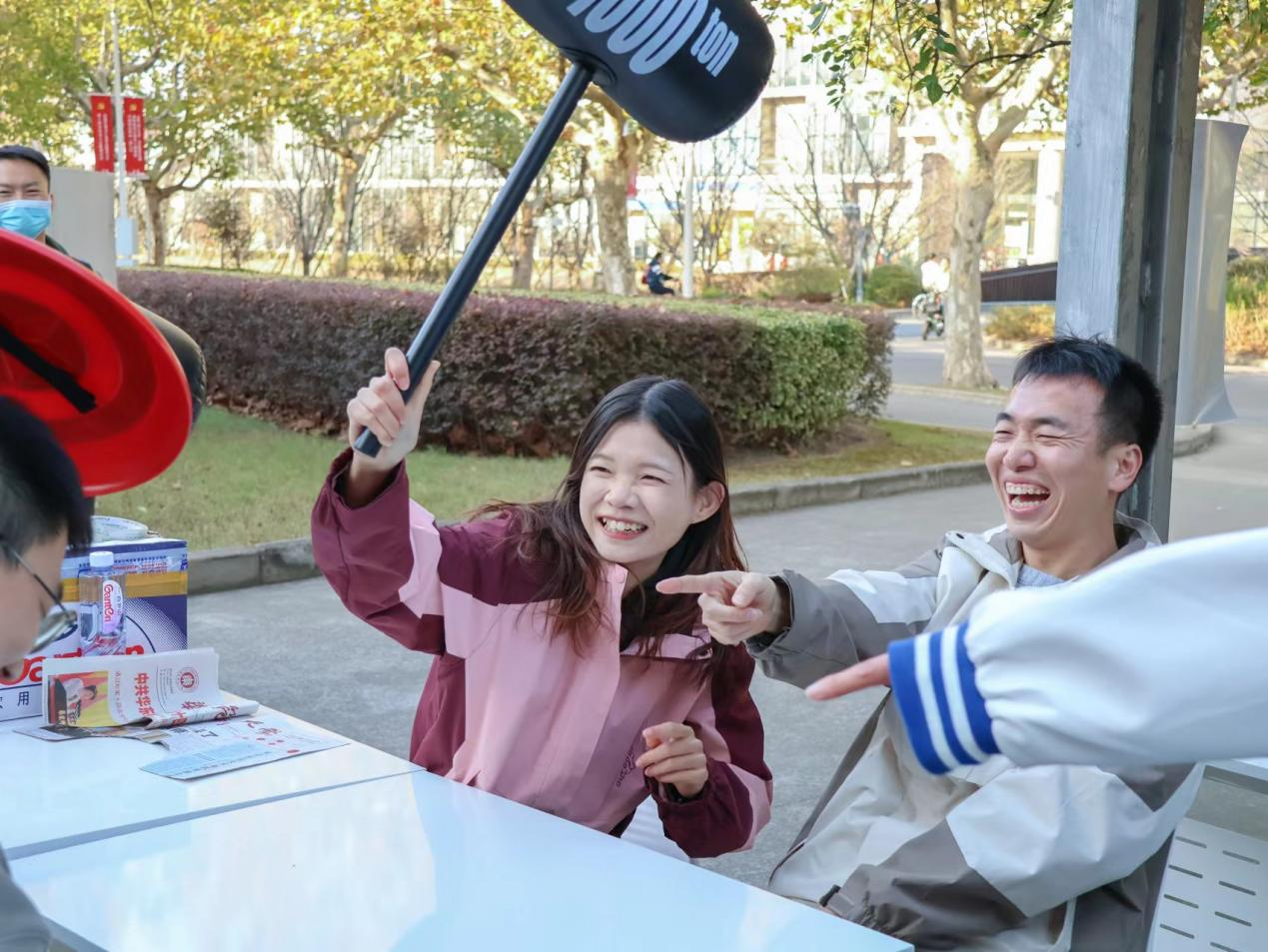 clip_image024.png clip_image024.png